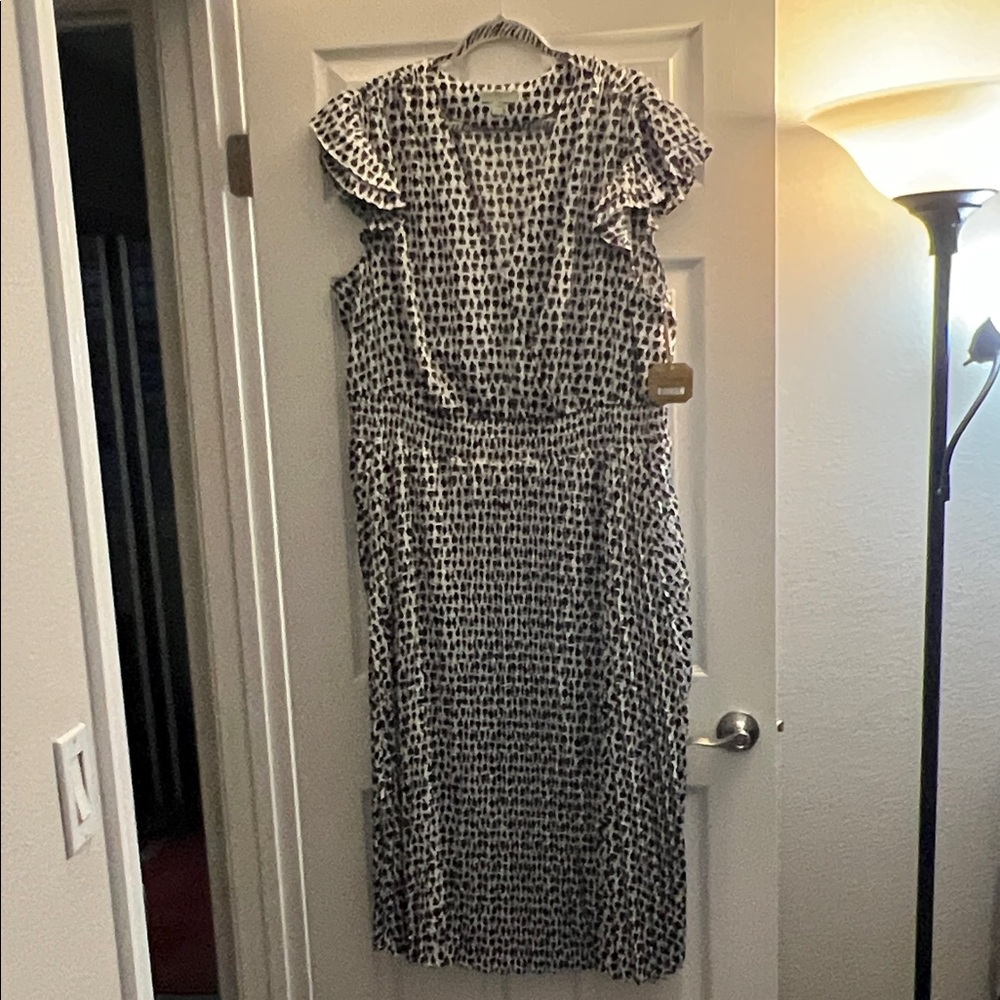 Chic Black and White Midi Dress